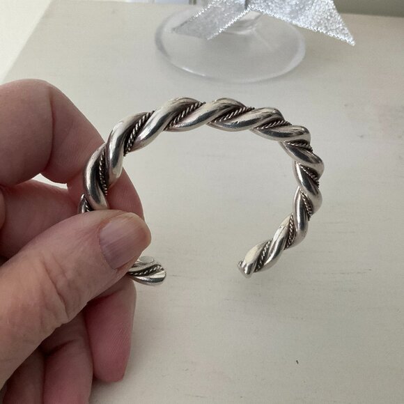 Native American Jewelry - Vintage handmade silver bracelet, Artisanal Native American